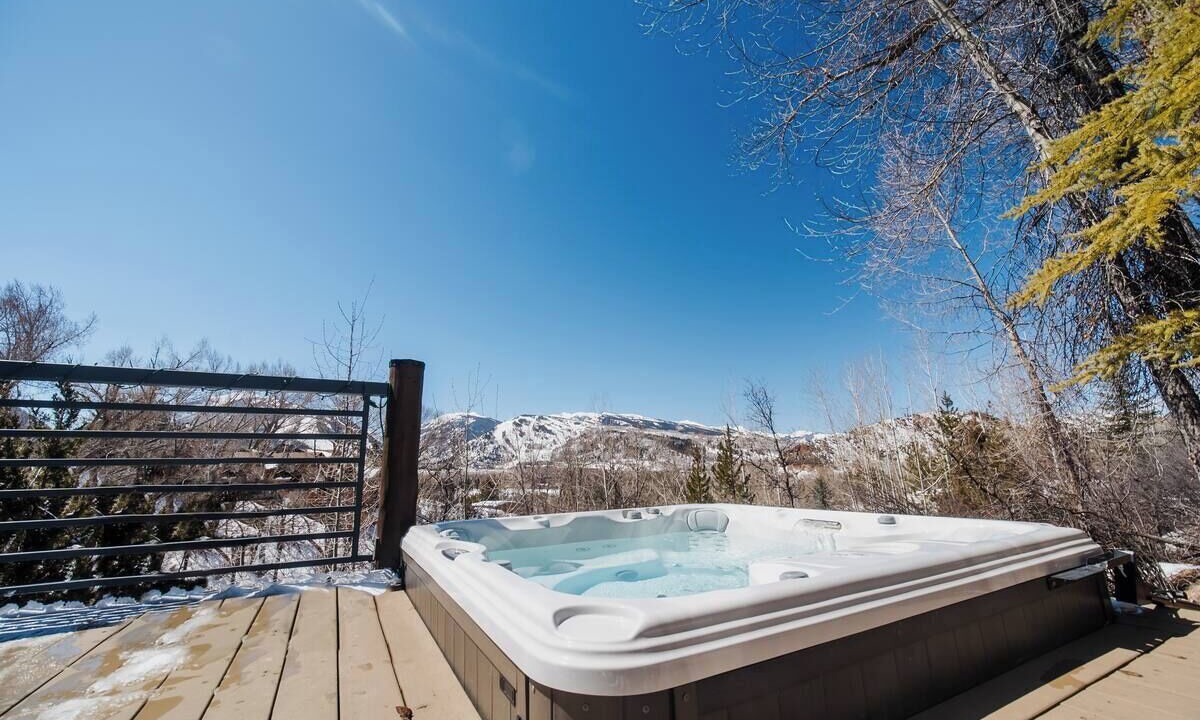 Photo of Outdoor in Red Mountain