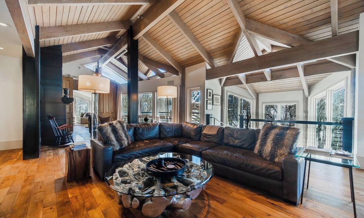 Photo of Livingroom in Red Mountain