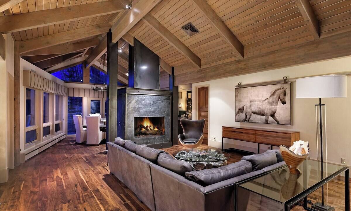 Photo of Livingroom in Red Mountain