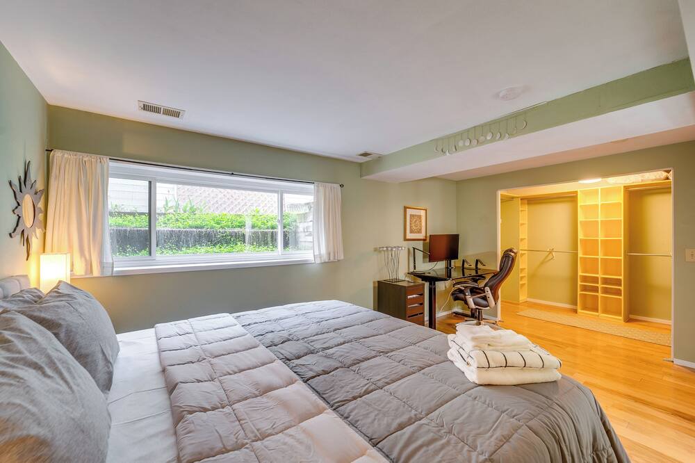 Photo of Bedroom in Wonderland Hills