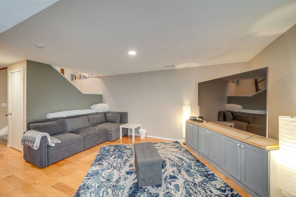 Photo of Bedroom in Wonderland Hills
