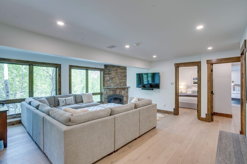 Photo of Livingroom in Intermountain