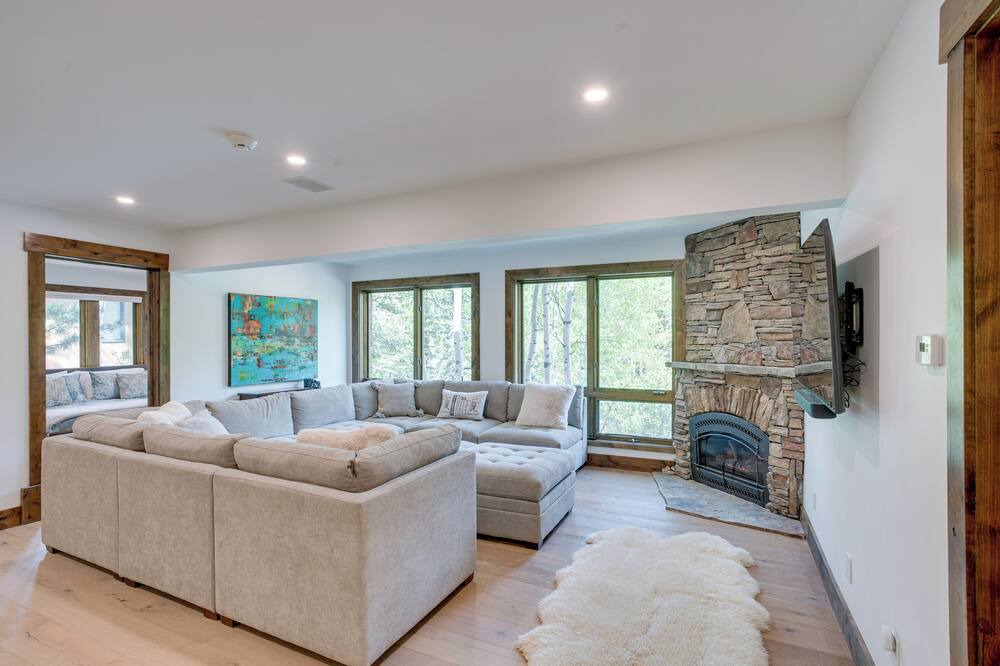 Photo of Livingroom in Intermountain