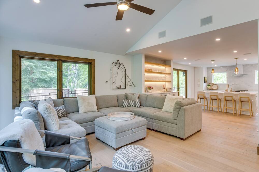Photo of Livingroom in Intermountain