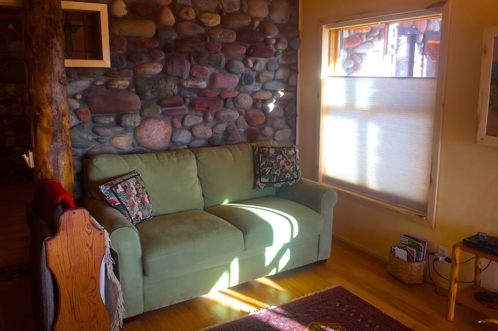 Photo of Livingroom in Missouri Heights