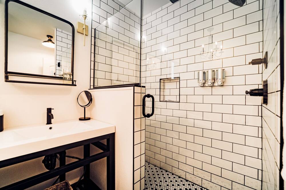 Photo of Bathroom in Palisade