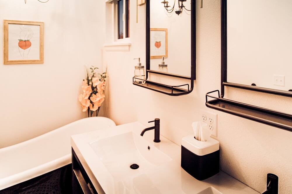 Photo of Bathroom in Palisade