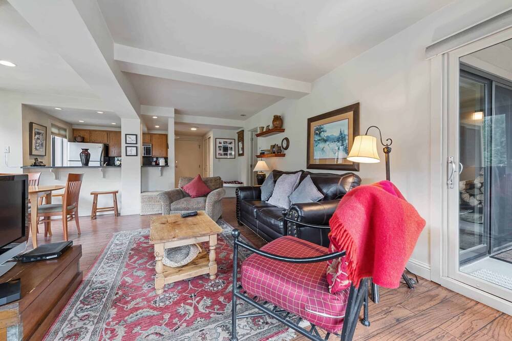 Photo of Livingroom in Vail