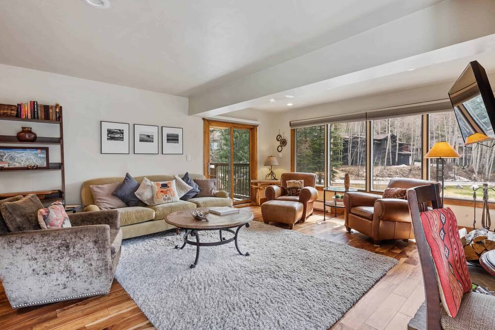 Photo of Livingroom in Vail