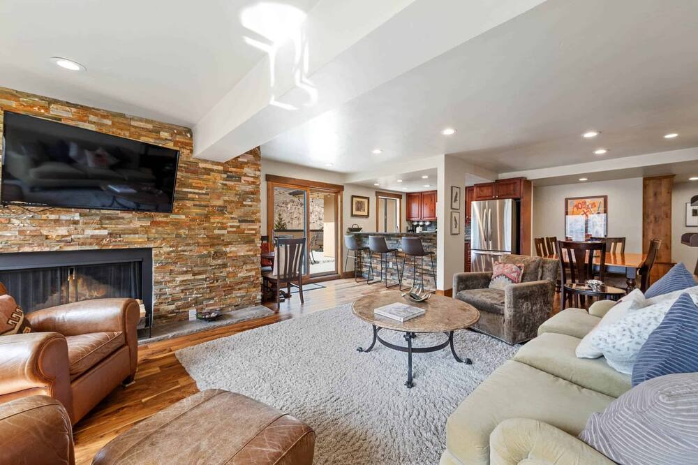 Photo of Livingroom in Vail