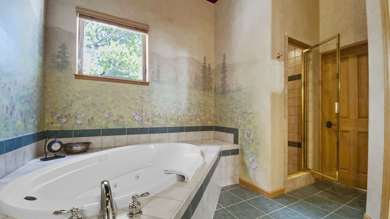 Photo of Bathroom in Warrior's Mark West
