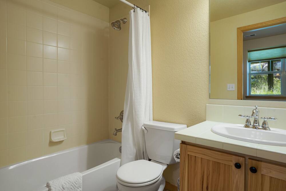 Photo of Bathroom in Rendezvous