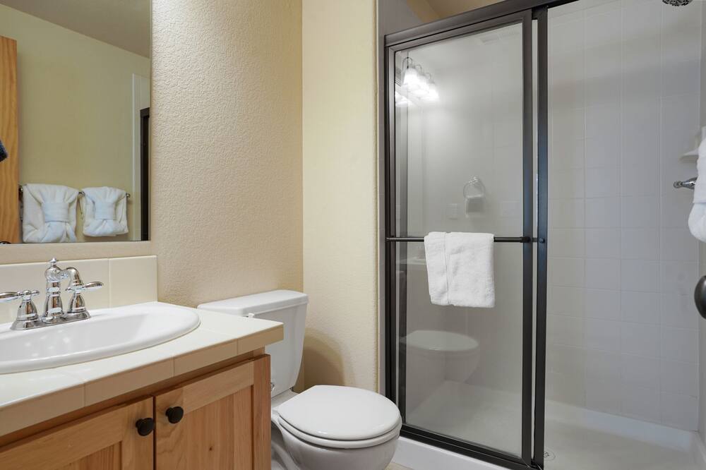 Photo of Bathroom in Rendezvous