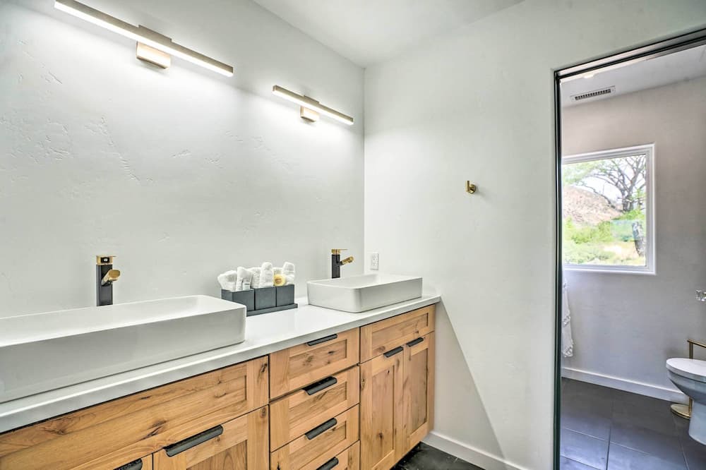 Photo of Bathroom in Rifle