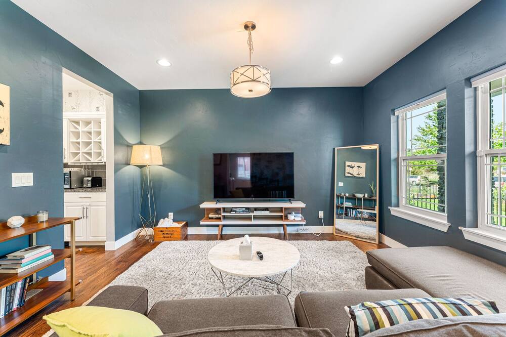 Photo of Livingroom in Whittier