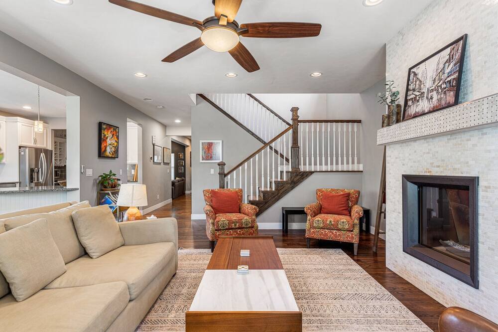 Photo of Livingroom in Whittier