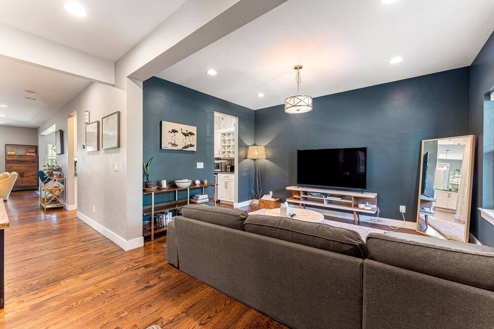 Photo of Livingroom in Whittier