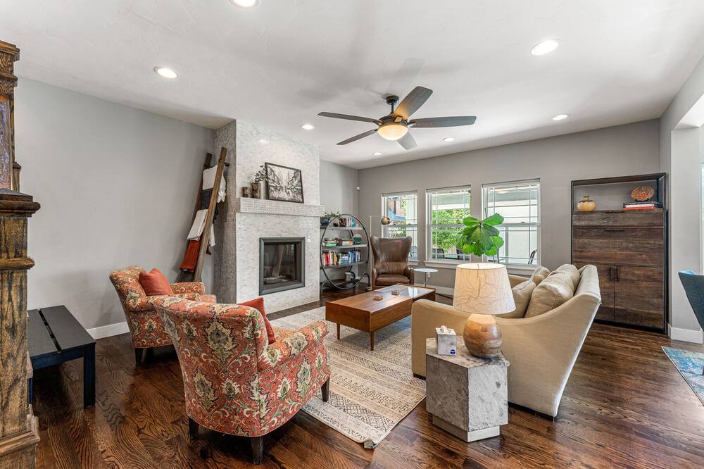 Photo of Livingroom in Whittier