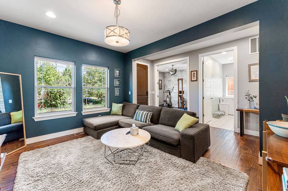 Photo of Livingroom in Whittier