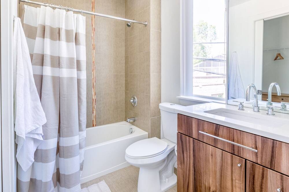 Photo of Bathroom in University Park