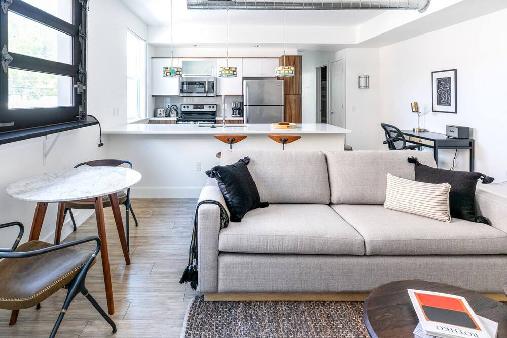 Photo of Livingroom in University Park