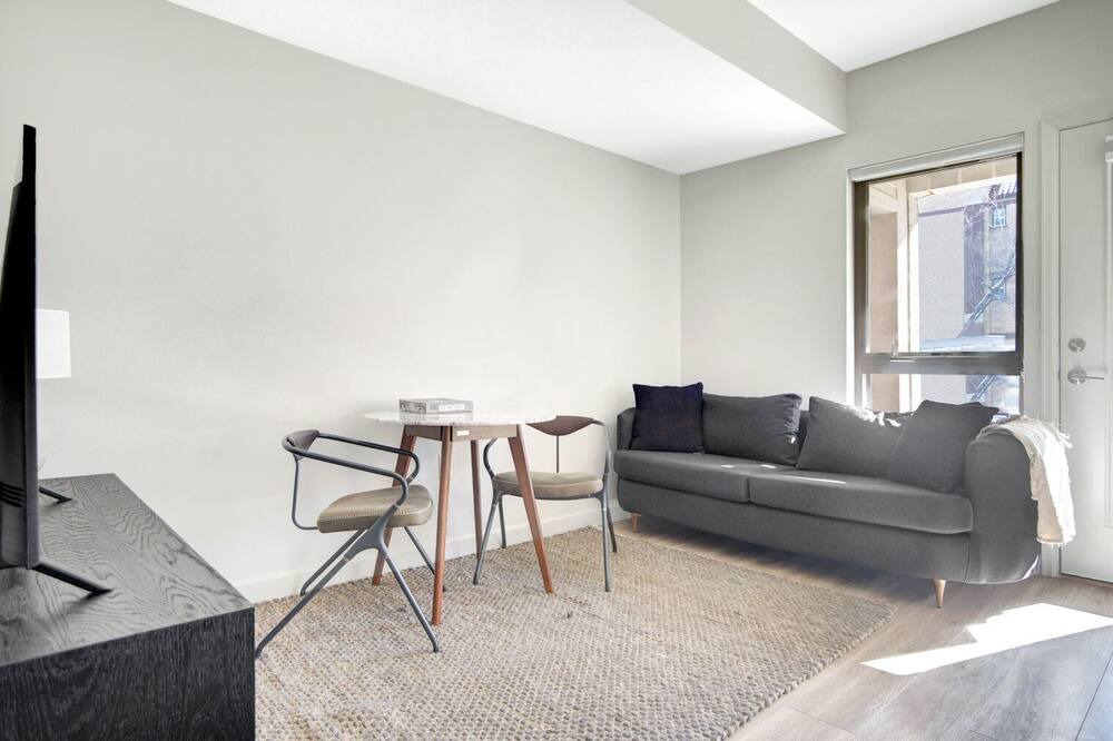Photo of Livingroom in Capitol Hill
