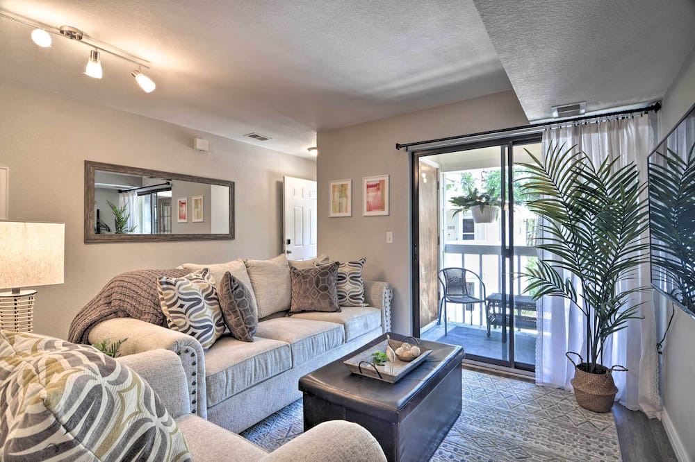 Photo of Livingroom in Longmont