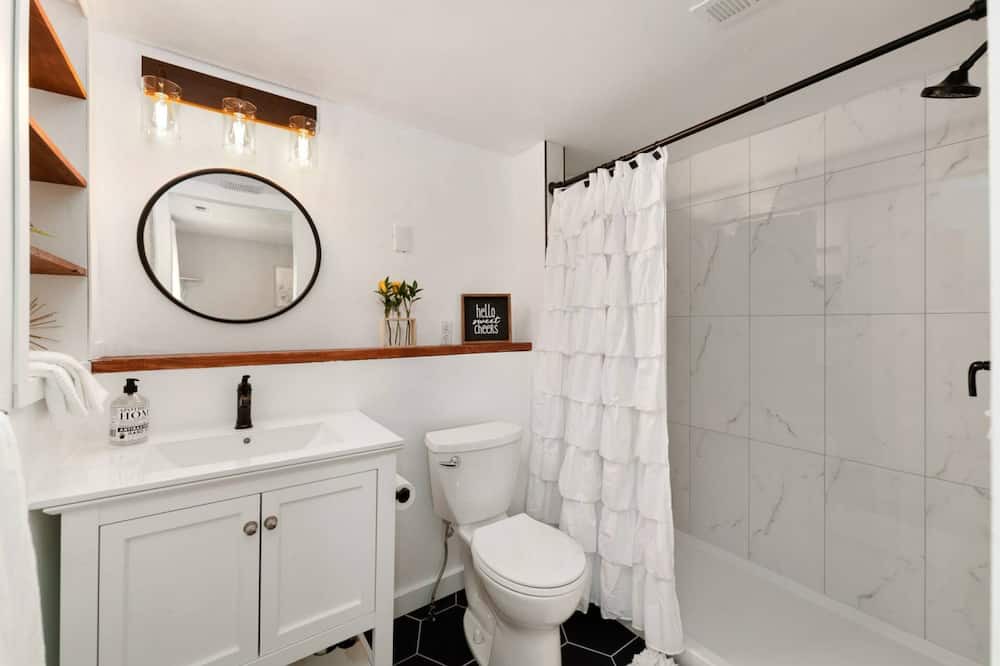 Photo of Bathroom in Dakota Station