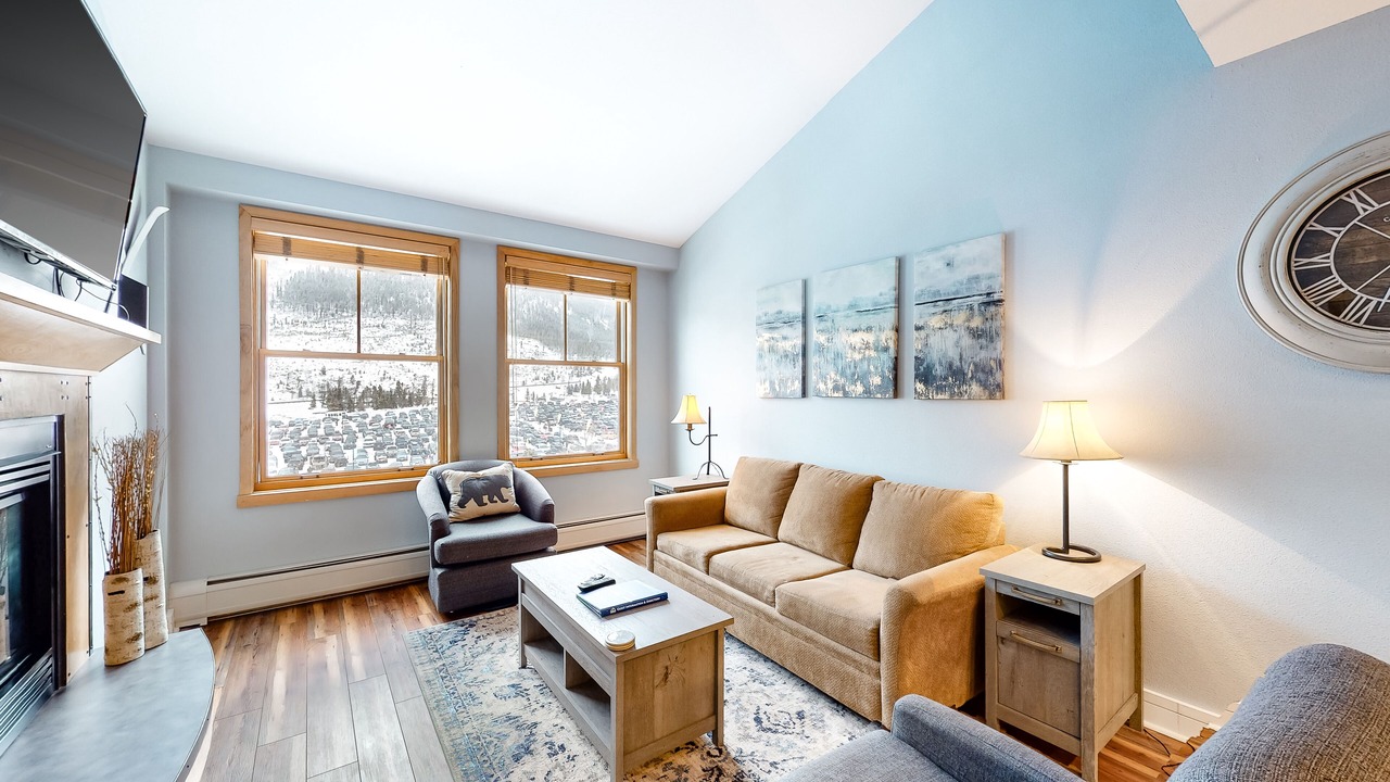 Photo of Livingroom in River Run
