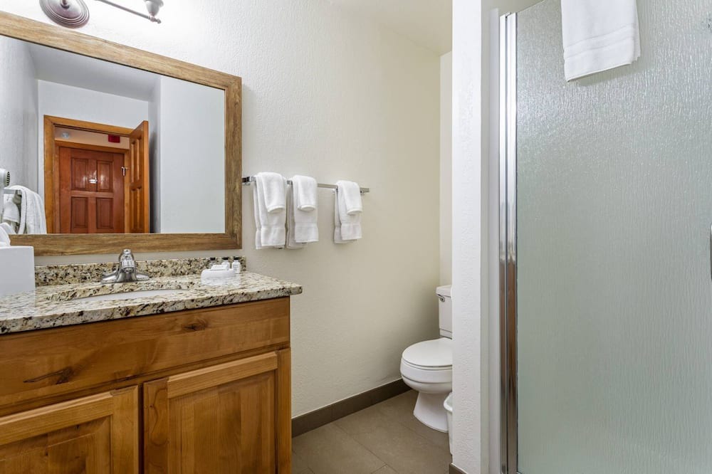Photo of Bathroom in Highland Meadows
