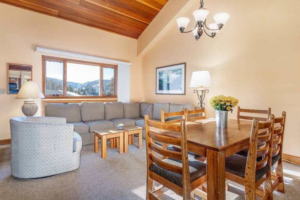 Photo of Bedroom in Highland Meadows