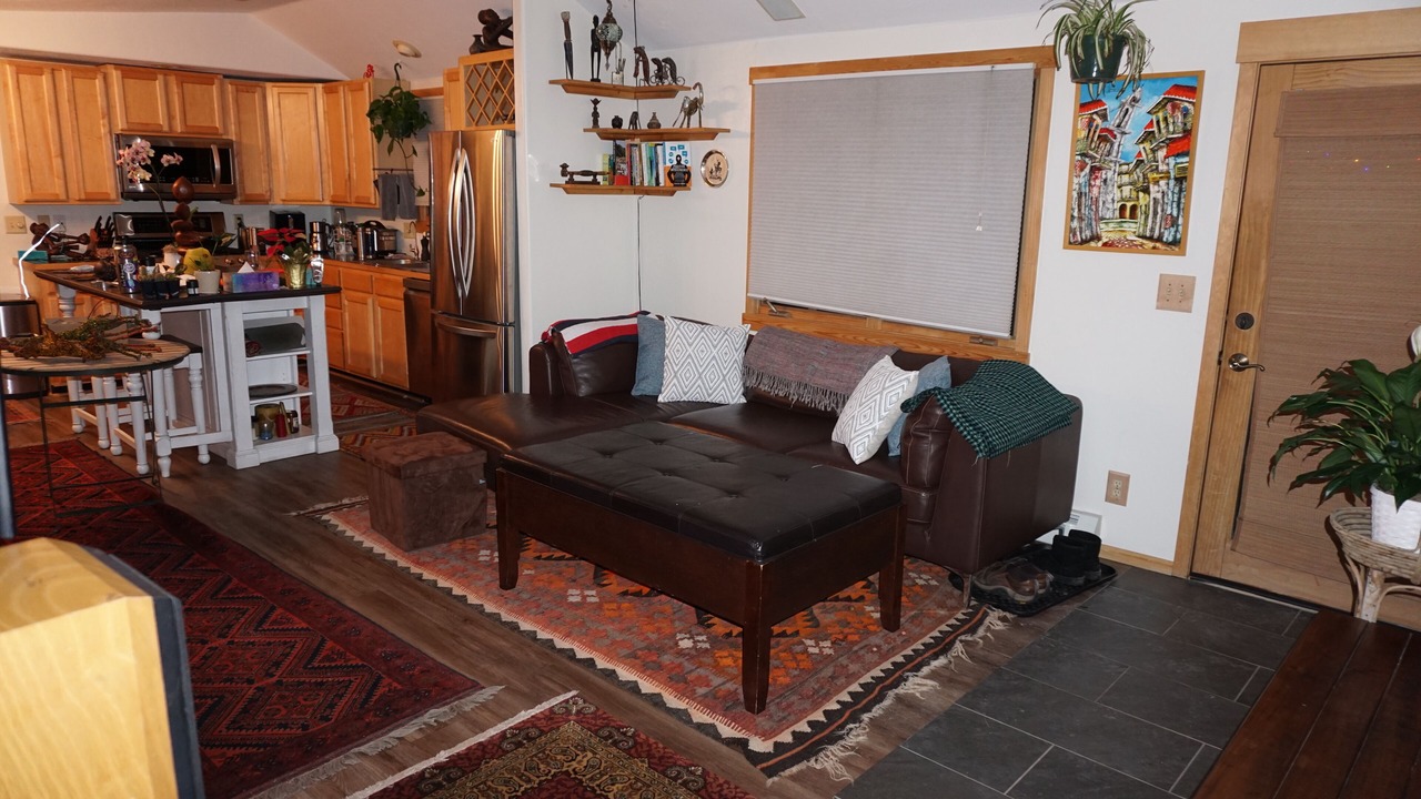 Photo of Livingroom in Huron Heights
