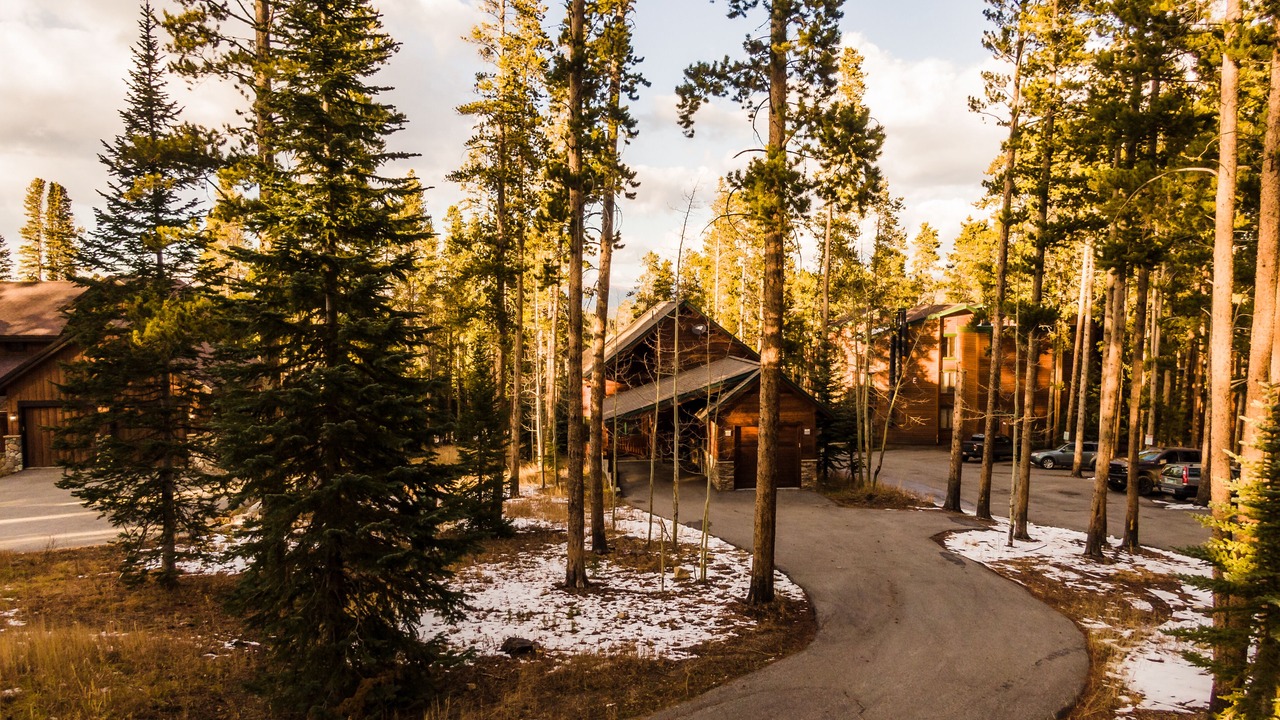 Photo of Outdoor in Peak 8