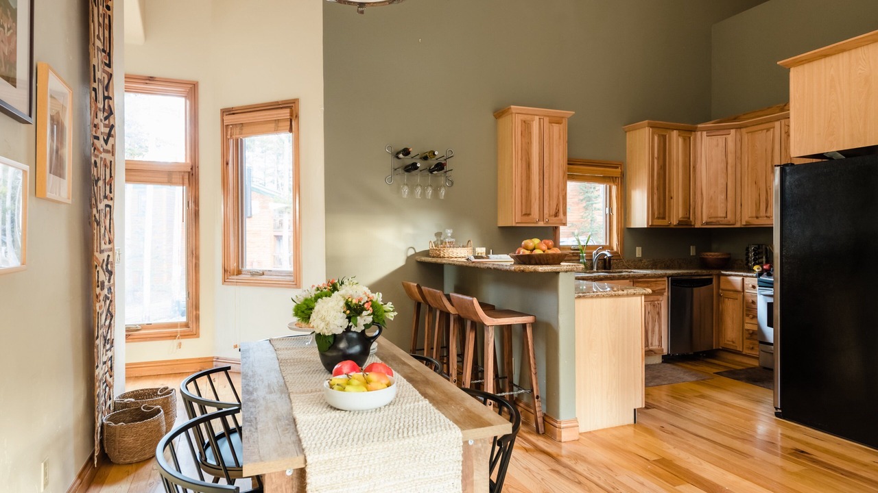Photo of Kitchen in Peak 8