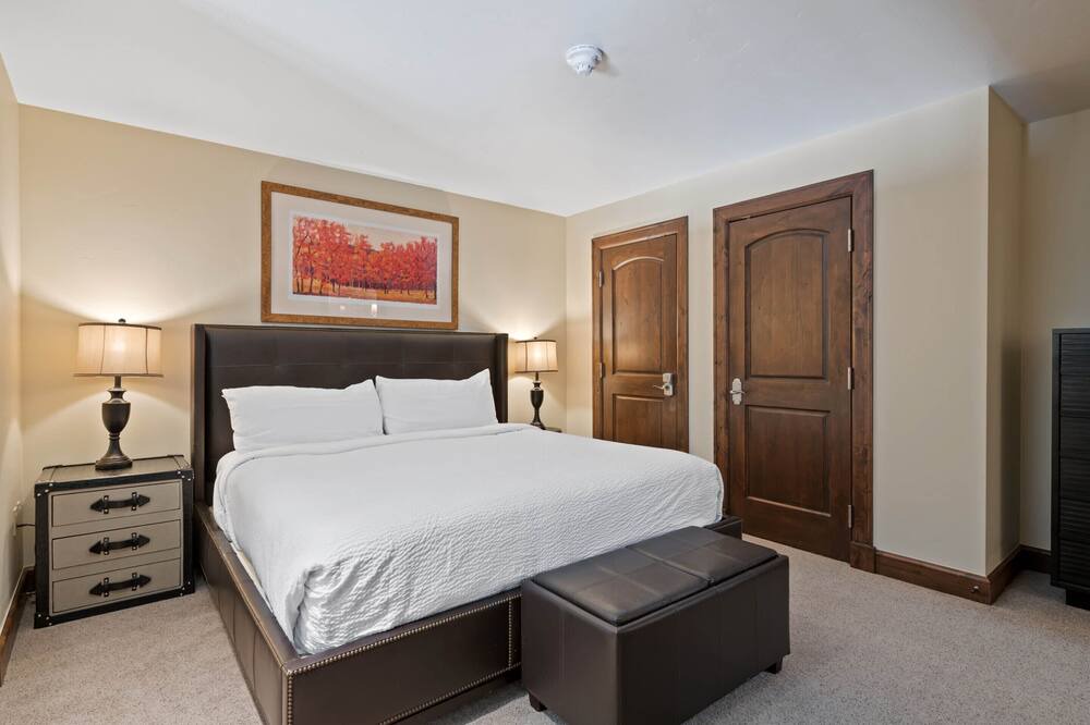 Photo of Bedroom in Avon