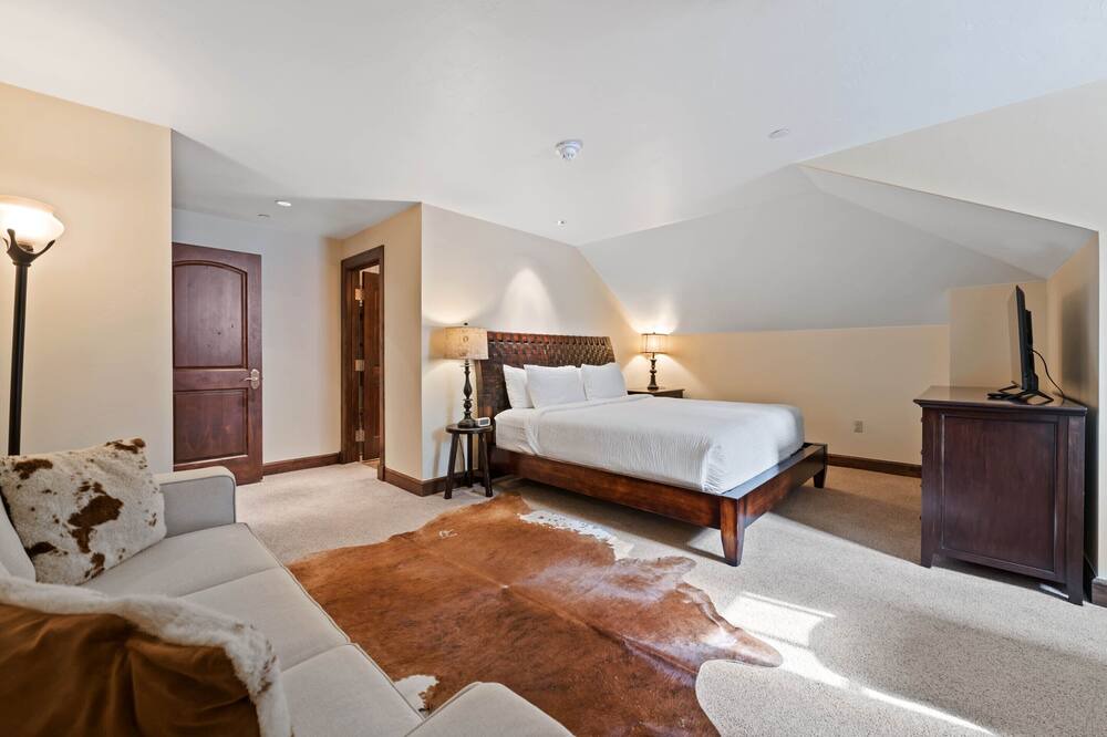 Photo of Bedroom in Avon