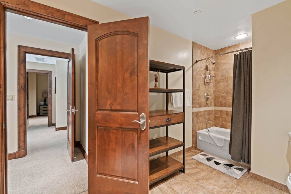 Photo of Bedroom in Avon