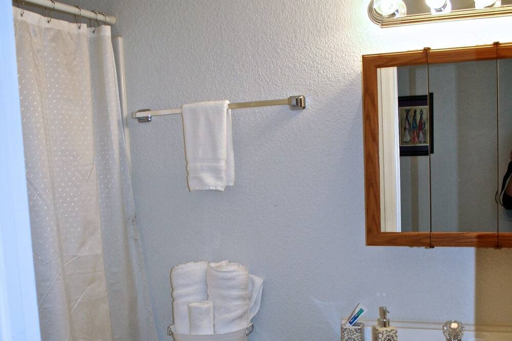 Photo of Bathroom in Mead