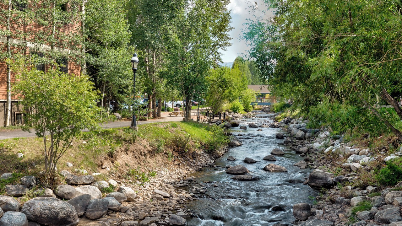 Photo of Outdoor in Fairmount On The River