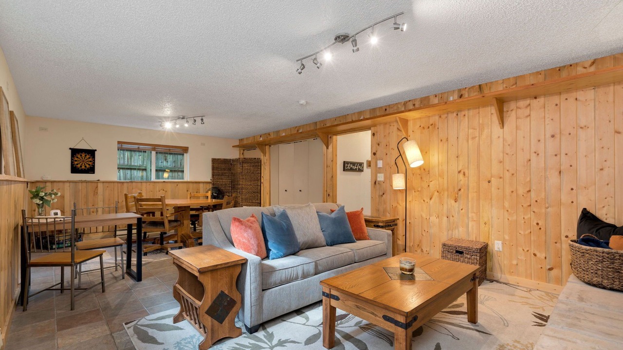 Photo of Livingroom in Cedar Village
