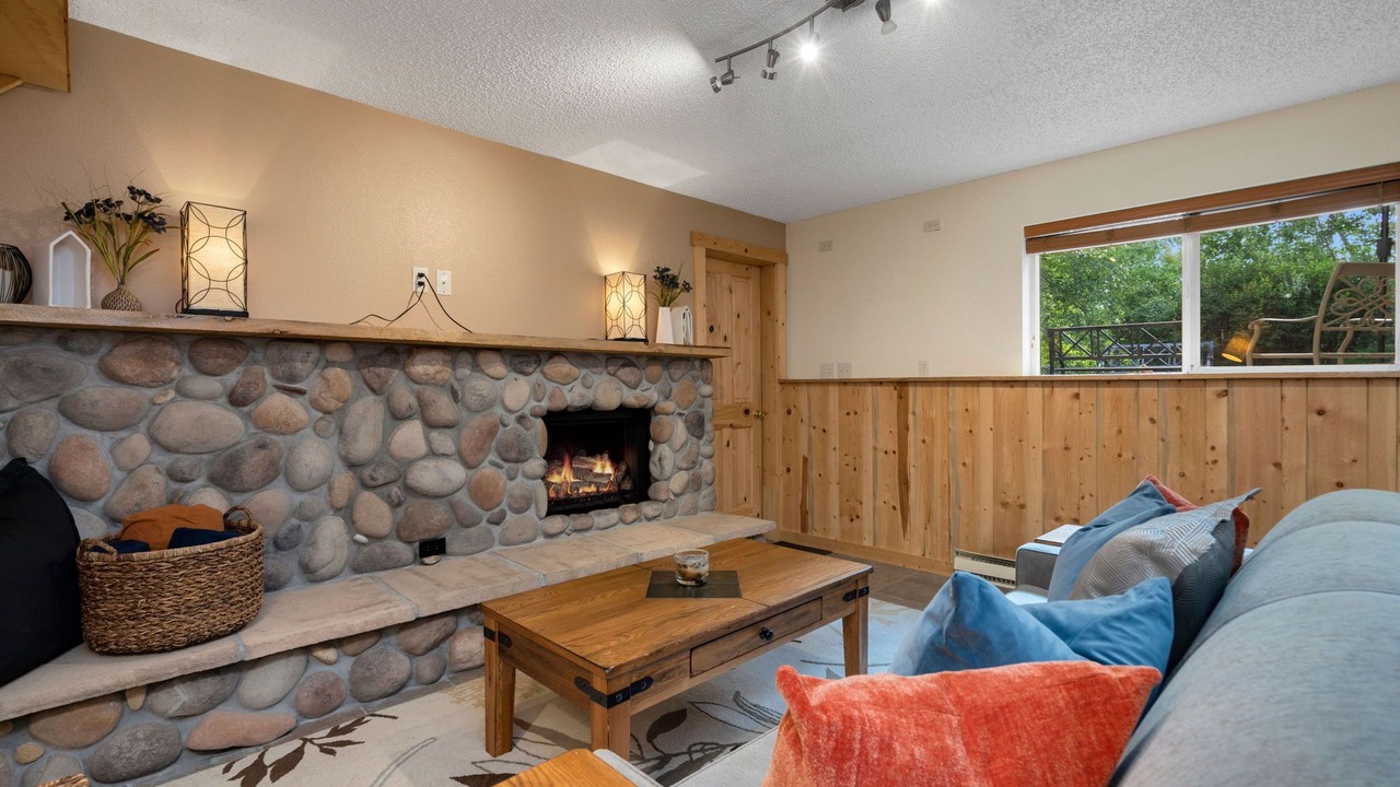 Photo of Livingroom in Cedar Village