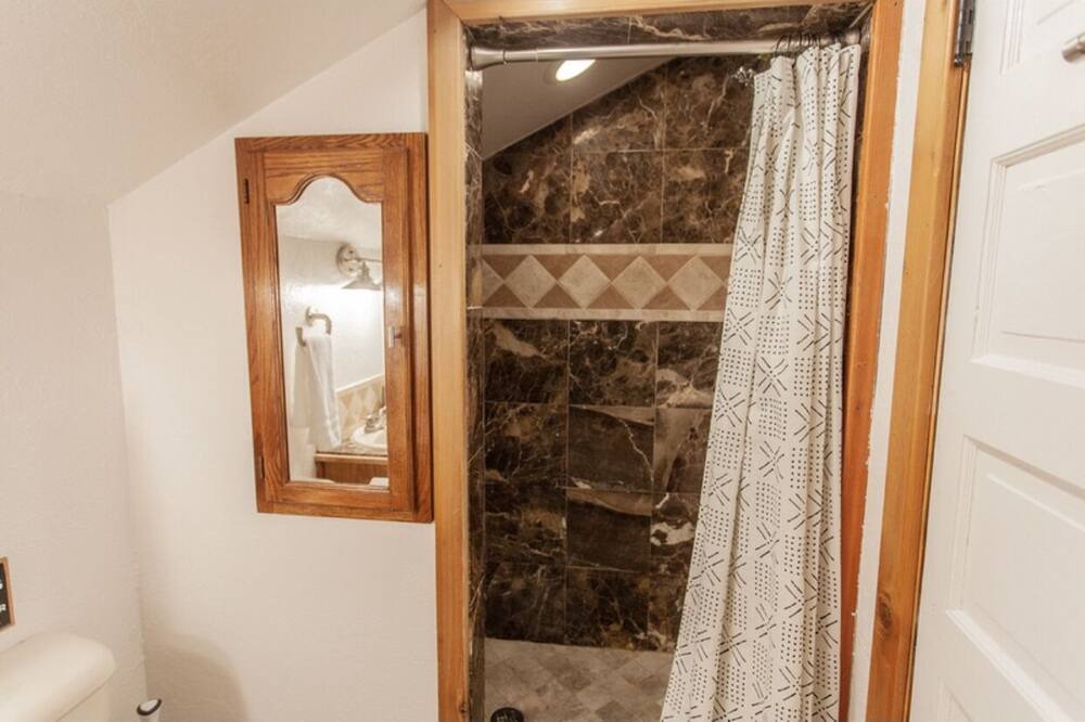 Photo of Bathroom in Larkspur