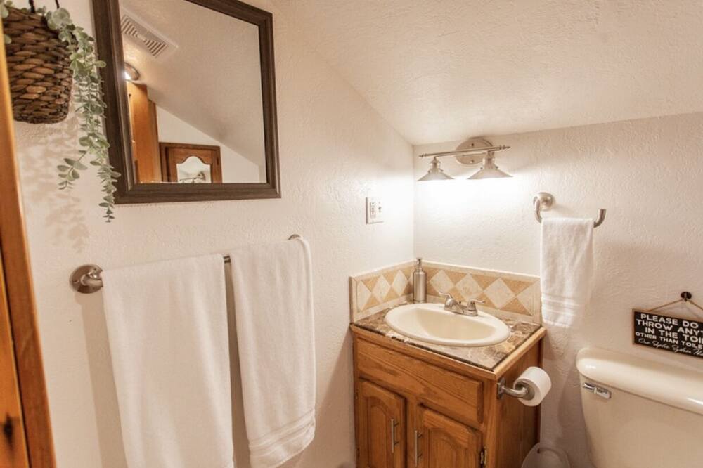 Photo of Bathroom in Larkspur