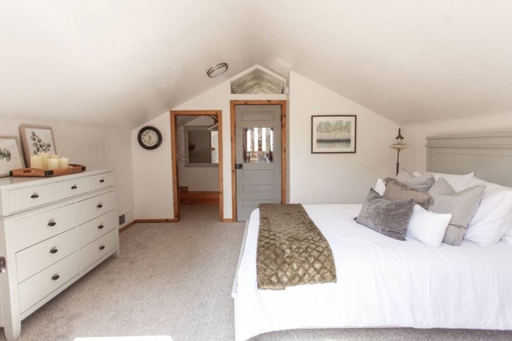 Photo of Bedroom in Larkspur