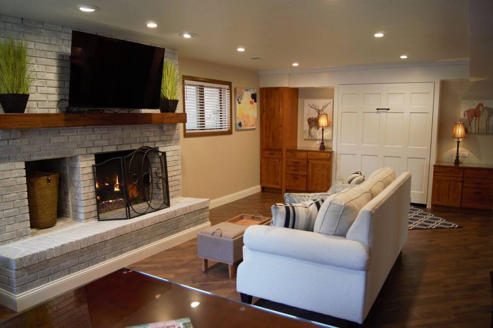 Photo of Livingroom in Ken Caryl Ranch Plains