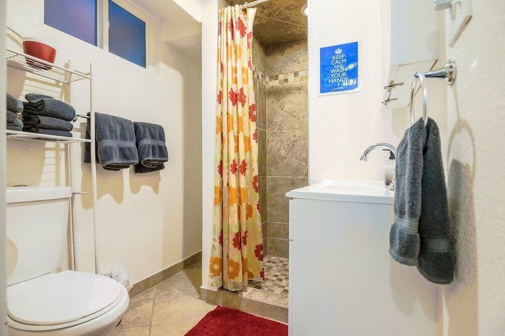 Photo of Bathroom in Cole