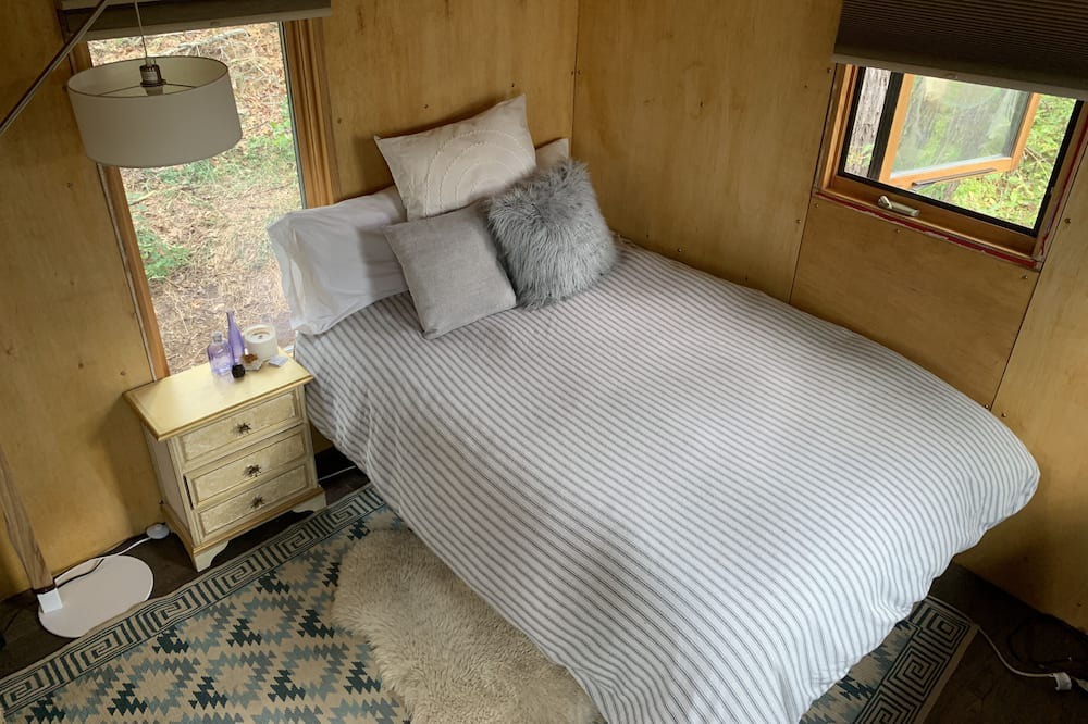 Photo of Bedroom in Brush Creek Village