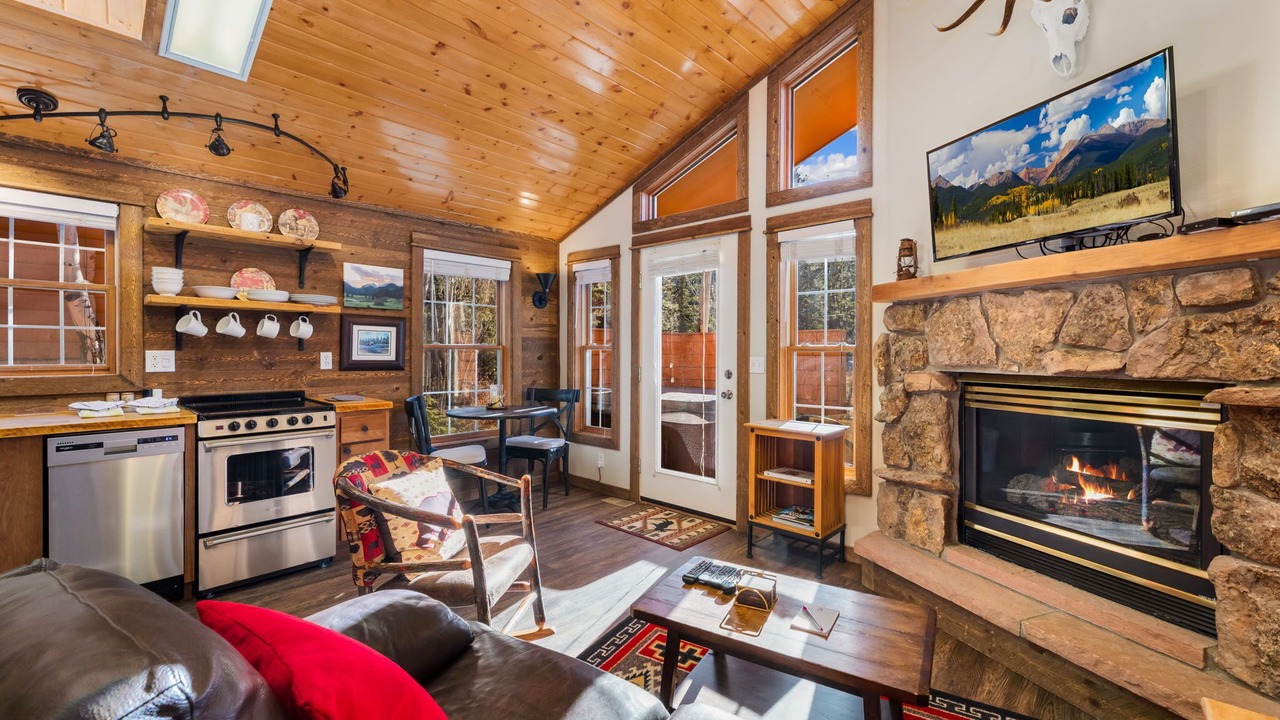 Photo of Livingroom in Fall River Estates