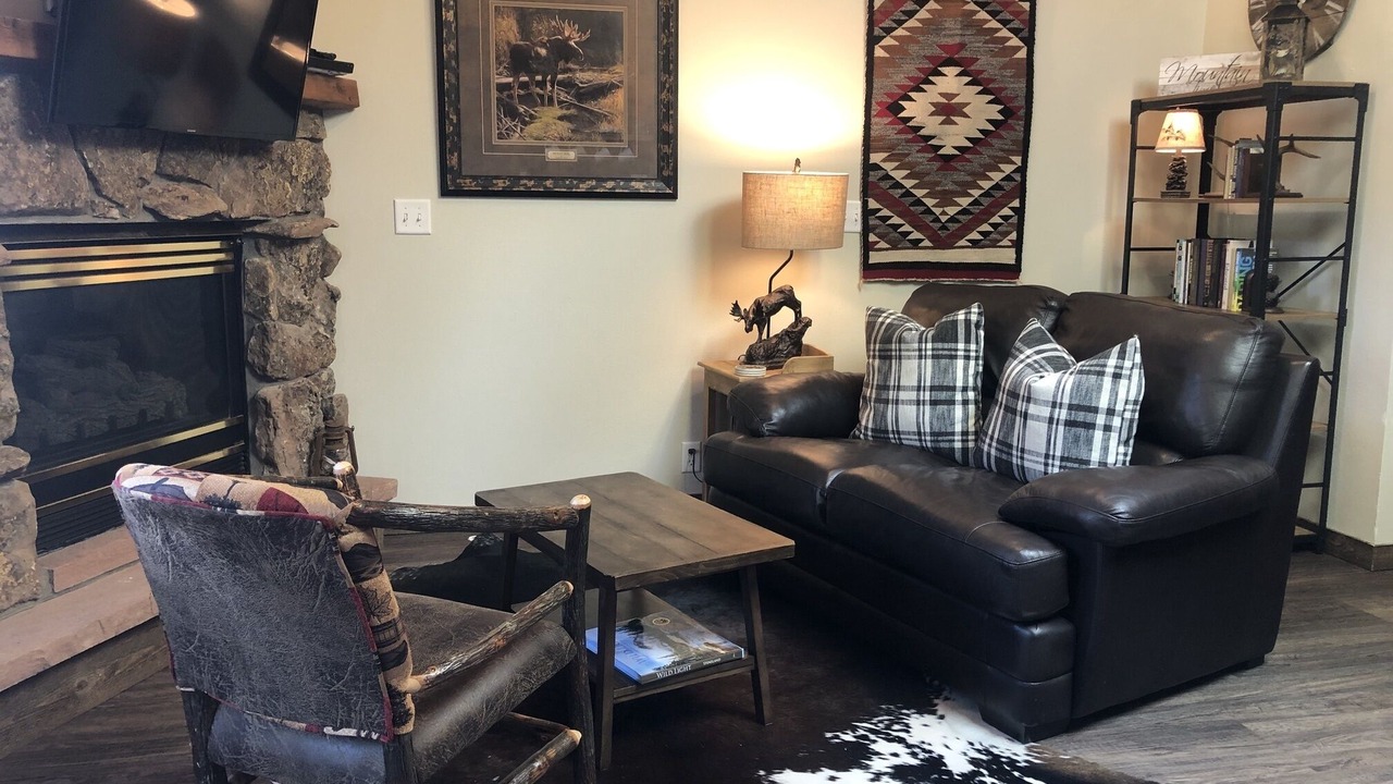 Photo of Livingroom in Fall River Estates
