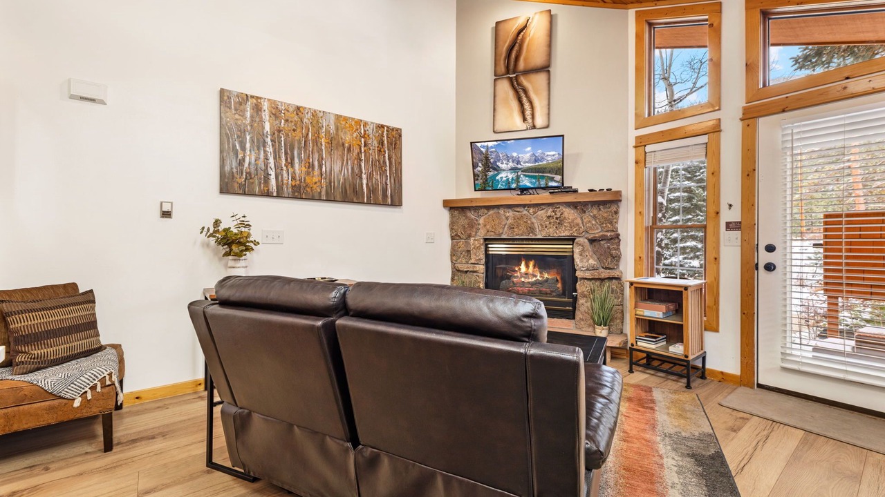 Photo of Livingroom in Fall River Estates